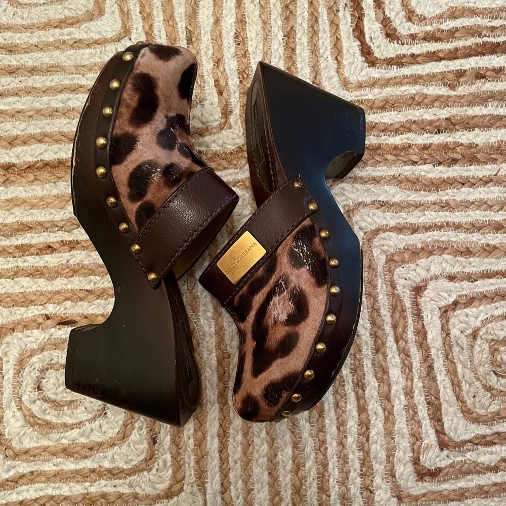 Vintage Dolce and Gabanna hair calf clogs. Size 7